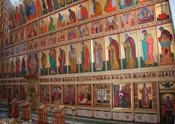 Иконостас в Спасо-Преображенском соборе