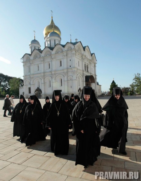 Патриаршая литургия в Кремле и молебен у храма Василия Блаженного. Фото Владимира Ходакова (1)