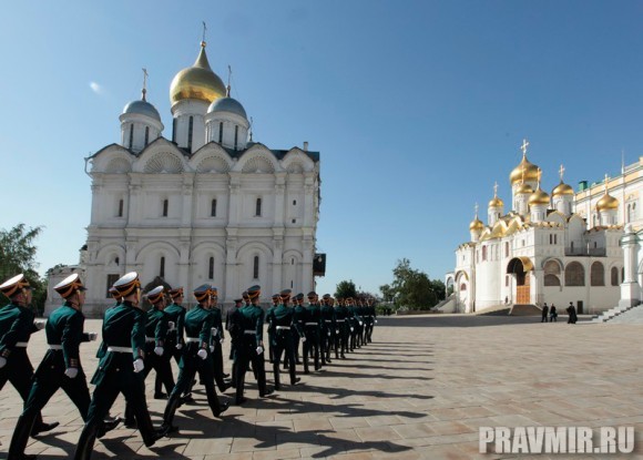 Патриаршая литургия в Кремле и молебен у храма Василия Блаженного. Фото Владимира Ходакова (3)