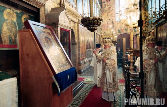 Патриаршая литургия в Кремле и молебен у храма Василия Блаженного. Фото Владимира Ходакова (14)