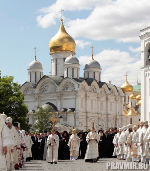 Патриаршая литургия в Кремле и молебен у храма Василия Блаженного. Фото Владимира Ходакова (39)