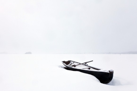 Одинокая лодка. Деревня Карпово, Плесецкий сектор Кенозерского Национального Парка.  Автор: Виктория Тимохина