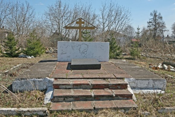 Место первого захоронения Багратиона в церкви Димитрия Солунского в селе Симе, что в 18 километрах от Юрьева-Польского.