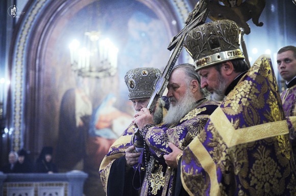 Воздвижение Креста Господня. Святейший Патриарх Кирилл, храм Христа Спасителя, 2011