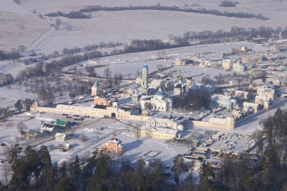 Вид монастыря с высоты птичьего полета (зима)