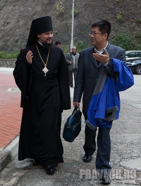 епископ Ефрем и проф. Чжан Байчунь