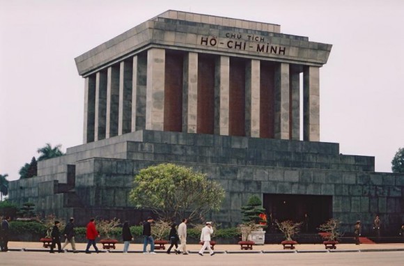 Мавзолей Хо Ши Мина во Вьетнаме