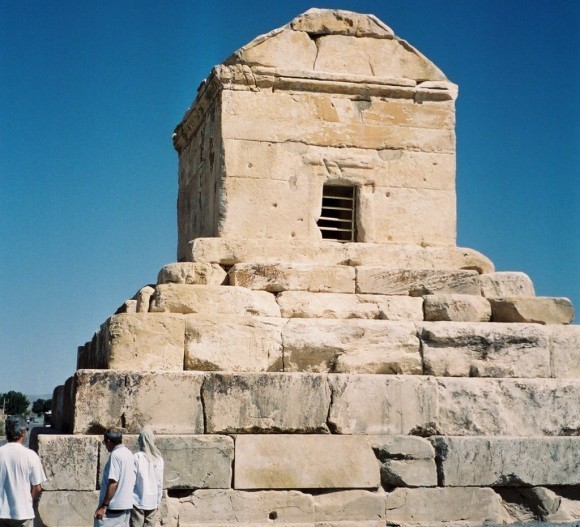 мавзолей Кира в Пасаргадах