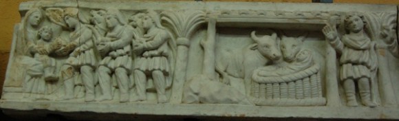 Рождество и поклонение волхвов. Фрагмент саркофага. IV в. Музеи Ватикана, Рим