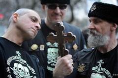 О миссии крестом и кастетом