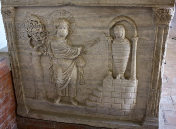 Саркофаг. IV в. Церковь Сан Витале, Равенна, Италия