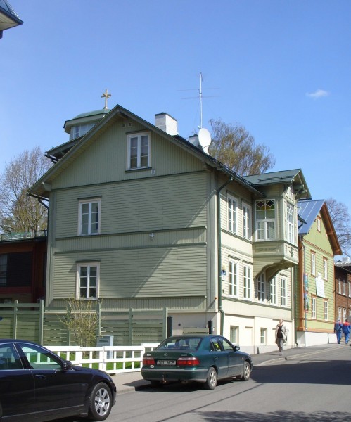 Таллин, улица Висмари. Во дворе этого дома находится здание Управления ЭАПЦ.