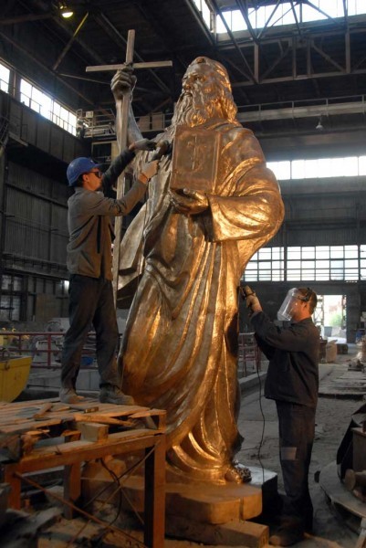 Донецкие металлурги отлили памятник святому апостолу Андрею Первозванному B2-401x600