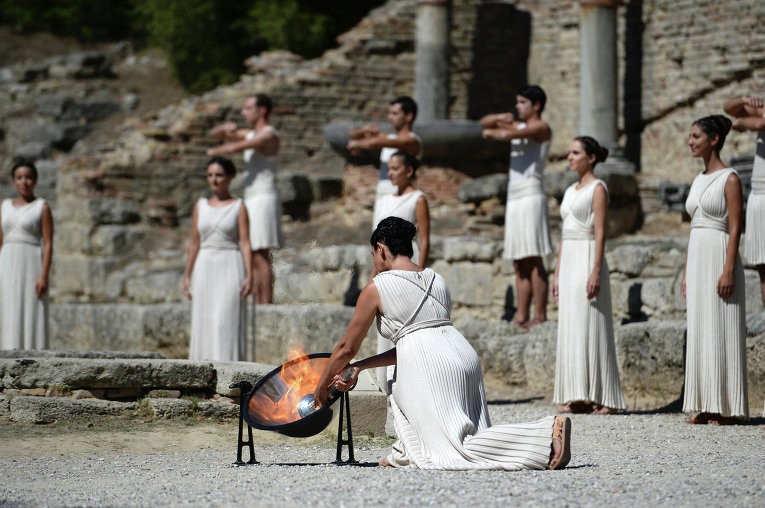 Молитва Зевсу об Олимпийском огне.