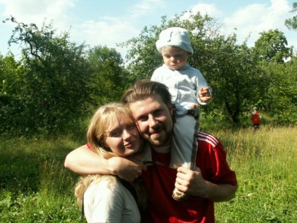 Священник Глеб Грозовский с семьей. Фото: Вконтакте
