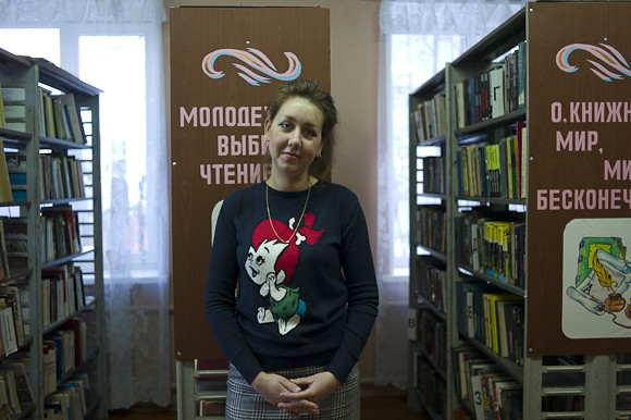 Ольга Алексейченко 33 года, работает в библиотеке на юношеской кафедре, задача которой заключается в воспитании у молодежи потребности чтения. Сюда в основном приходят за книгами по школьной программе и фантастикой.