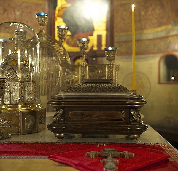 Сретенскому монастырю передана частица мощей святителя Николая Чудотворца
