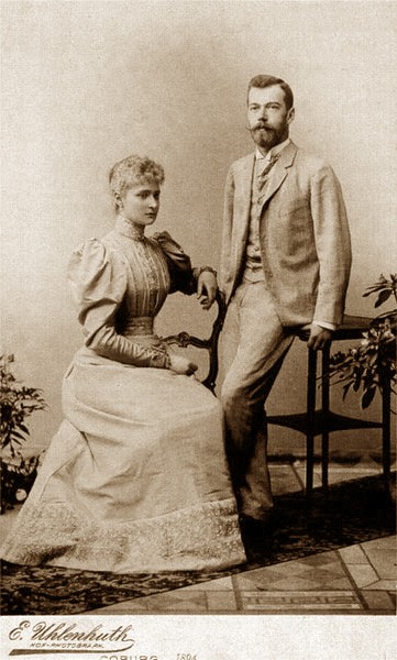 Цесаревич Николай Александрович и принцесса Алиса Гессенская после помолвки (Кобург, апрель 1894)