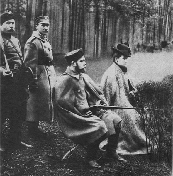 Николай II и Александра Фёдоровна на охоте. 1900 год.(1)