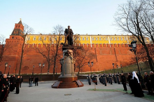 Памятник Александру I в Александровском саду