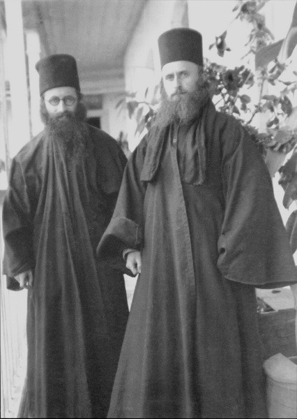 Монах Василий (Кривошеин) и иеродьякон Софроний (Сахаров), 1933г. Афон