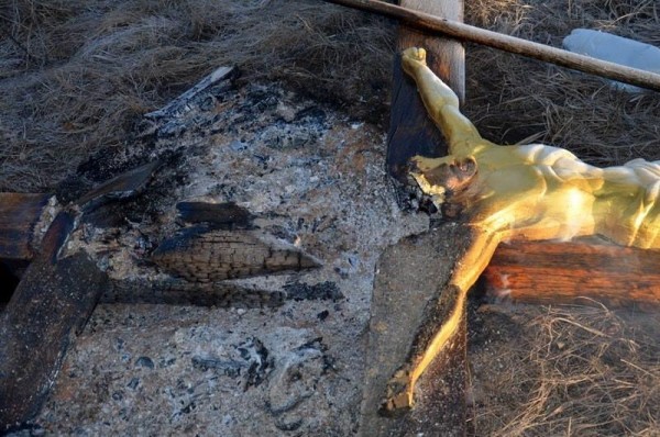 В Николаевской области вандалы срубили и сожгли поклонные кресты (+Фото)