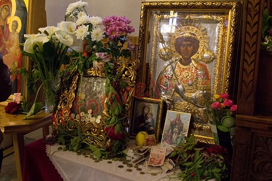 Христиане и мусульмане Болгарии молились перед чудотворной иконой святого Георгия