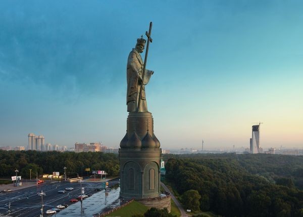 Место установки монумента князю Владимиру обсуждается в Москве