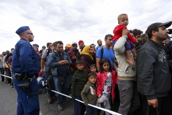 Венгерский епископ считает беженцев захватчиками