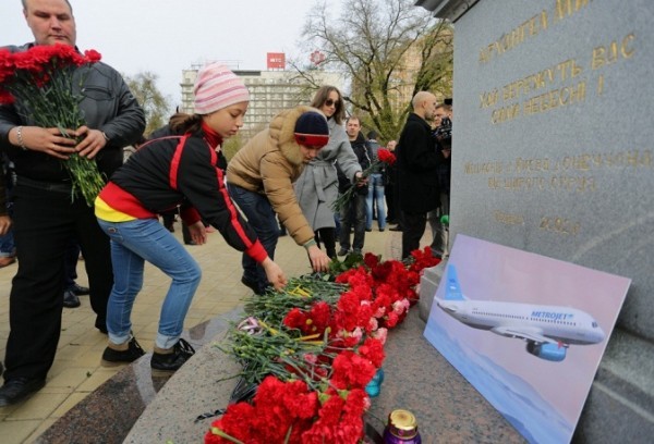 Авиакатастрофа в Египте: жители всего мира скорбят вместе с россиянами (фото, видео)