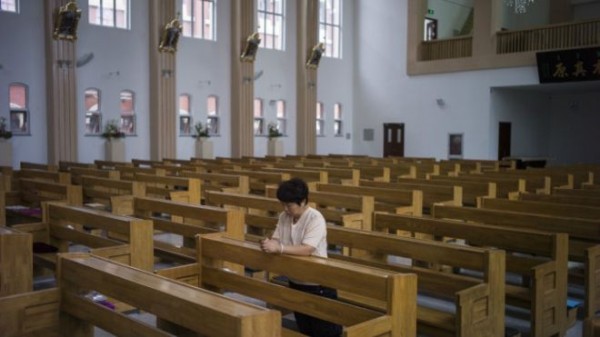 Власти Китая развернули борьбу с христианами