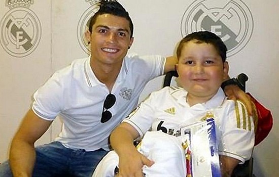 «добрые люди» Cristiano-Ronaldo---s-Charities-and-Donations