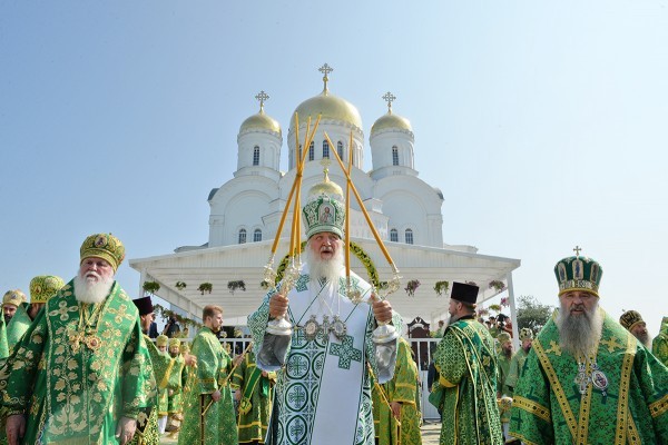 Православная Церковь - новости - Страница 4 Patriarh-v-Diveeve-600x400
