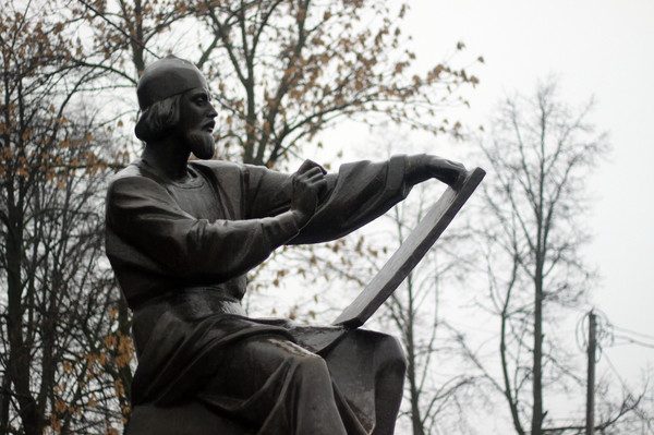 Памятник Андрею Рублеву во Владимире. Фото margueritta-pa.livejournal.com