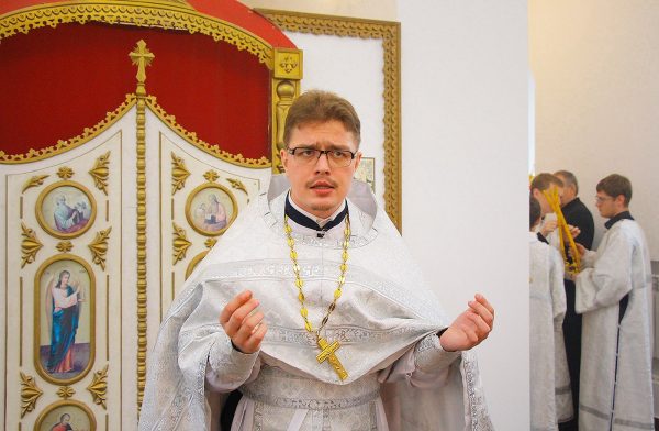 Священник Дионисий Костомаров Фото: Facebook / Denis Kostomarov