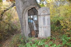 Ловац из Йоваца и храм внутри дуба