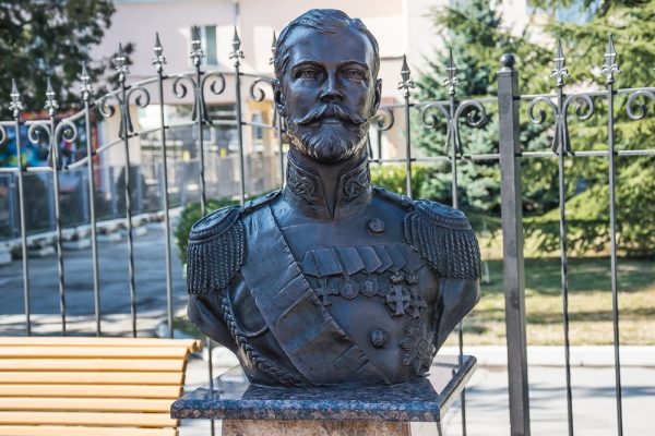 Церковная комиссия опровергла мироточение бюста Николая II в Симферополе