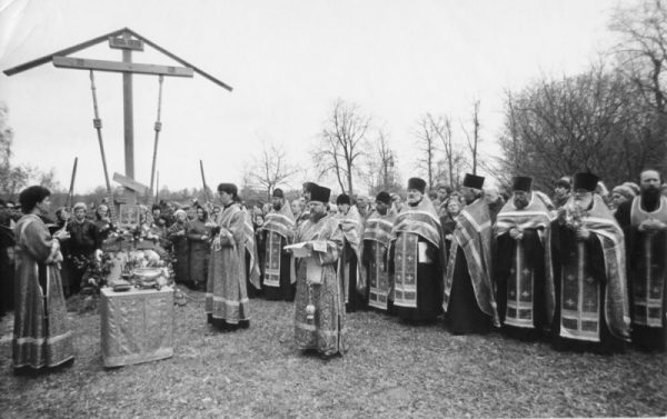 Первое богослужение у Поклонного креста на Бутовском полигоне