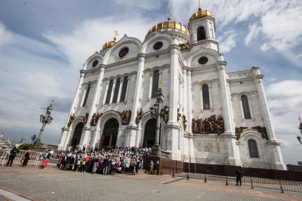 Около миллиона паломников поклонились мощам Николая Чудотворца в Москве