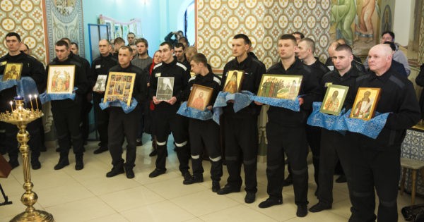 Бессмертный полк в Покровском храме Бутырской тюрьмы 9 мая
