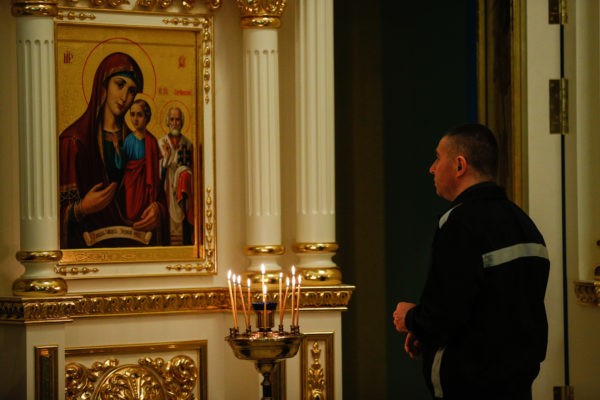 Оковецкая икона Пресвятой Богородицы в иконостасе Покровского храма Бутырской тюрьмы