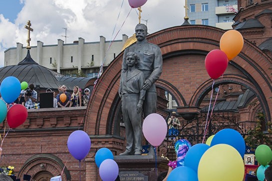 Сталинисты требуют снести памятник Николаю II в Новосибирске Pam_cr