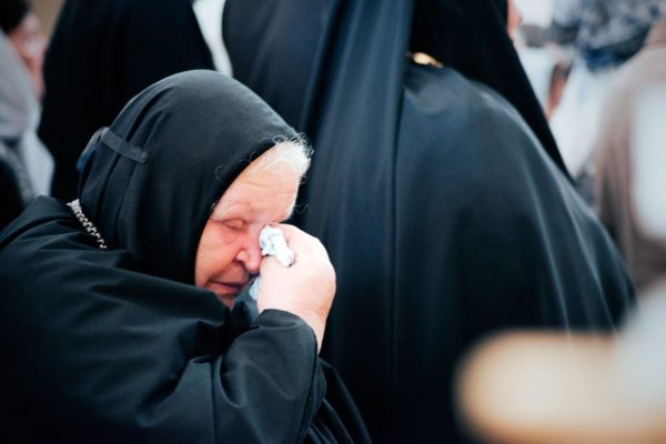 Какие слезы сделают для нас ближе мир Христов