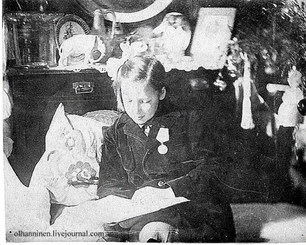 “Бикини-на-ватине” и две наволочки сухарей