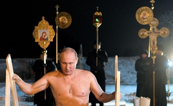 Иеромонах рассказал о подготовке Путина к купанию в крещенской проруби