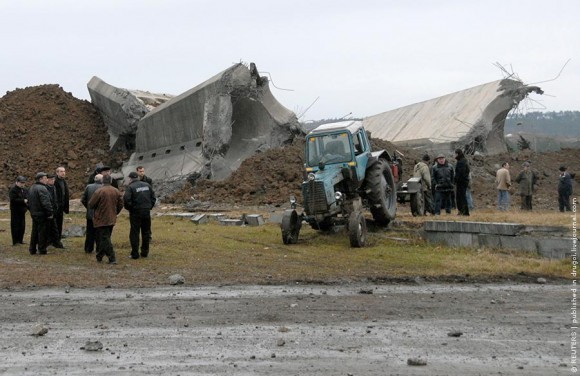 Руины Мемориала Славы. Фото Рейтерс.