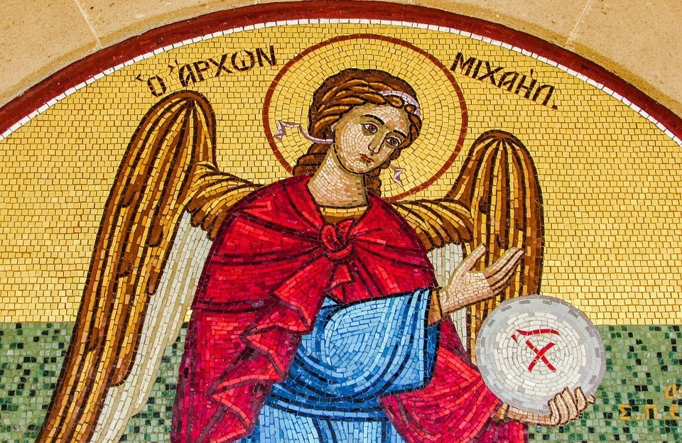 Молитвы архангелу михаилу сильнейшая защита и оберег от всех бед читать и акафист и молитвы святому архангелу михаилу