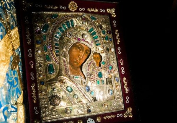 Казанская икона Божьей Матери: история, чудеса, молитвы