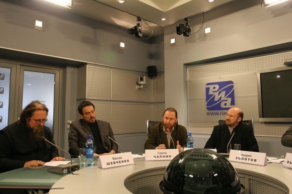 Диакон Андрей Кураев, Максим Шевченко, Сергей Чапнин, Александр Щипков. РИА Новости, 2006 г.