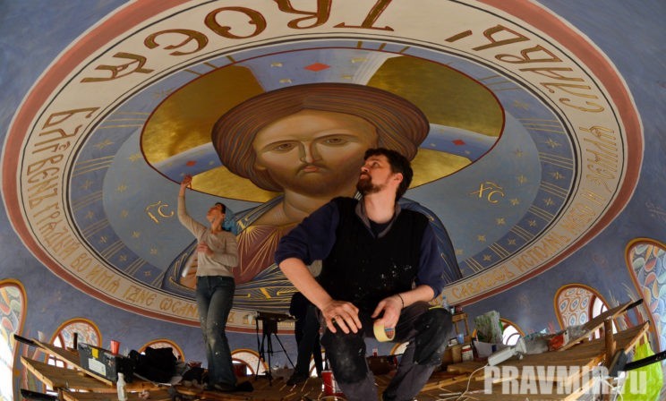 Как расписывали храм Московского епархиального дома